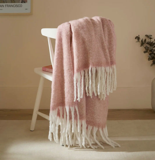 Cosy Pink Throw with Tassells