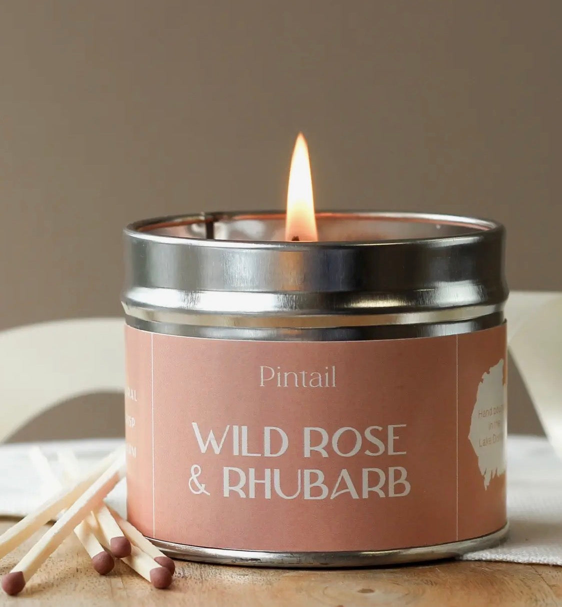 Wild Rose & Rhubarb Medium Scented Candle in Pot