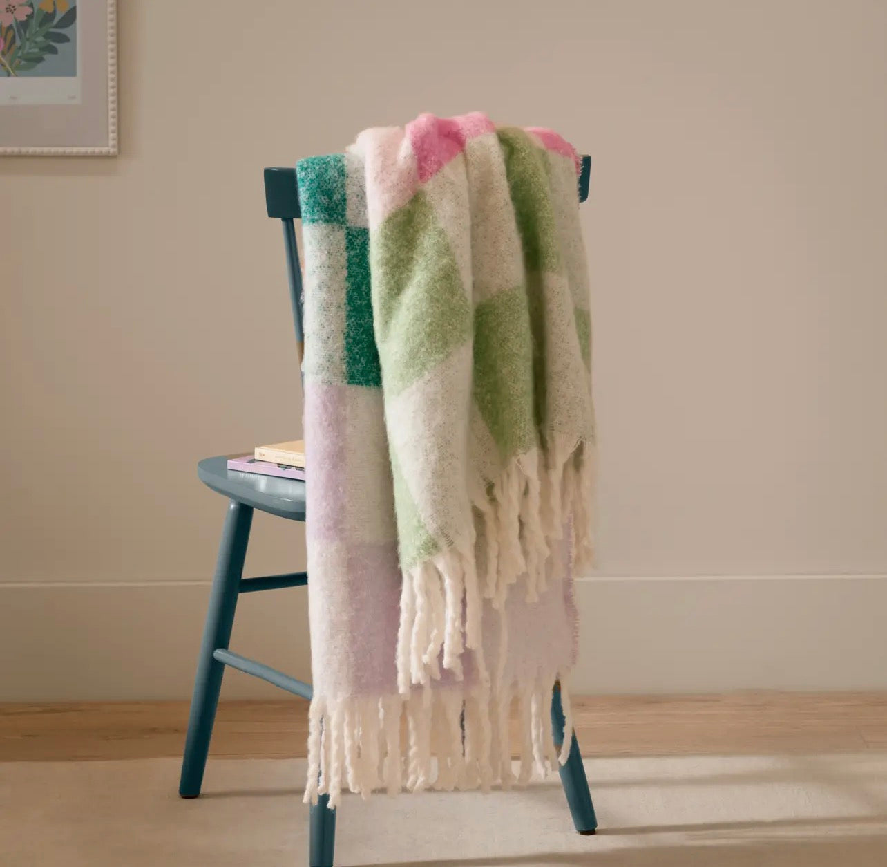 Super Soft Apple Blossom Throw with Tassles